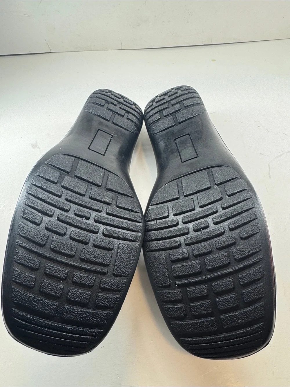 City Streets Black Leather Slip-On Loafers